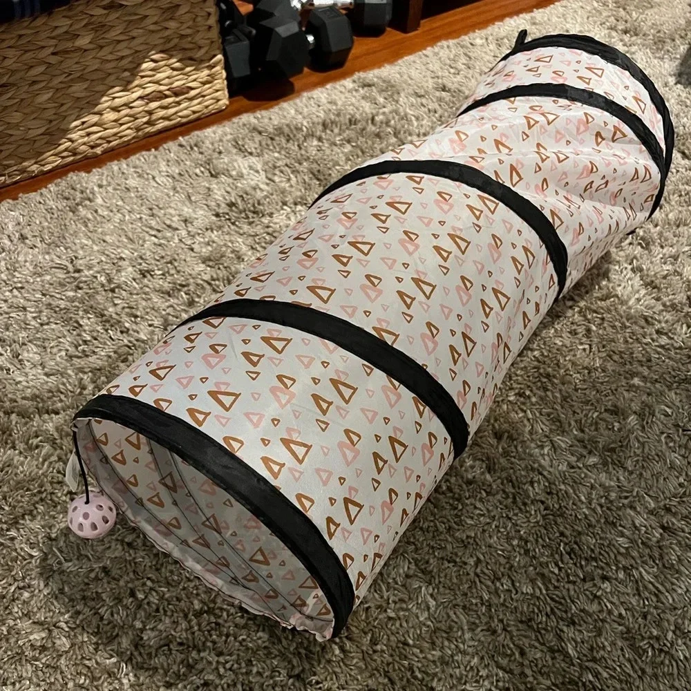 Like new cat tunnel with‎ ball toy at the opening